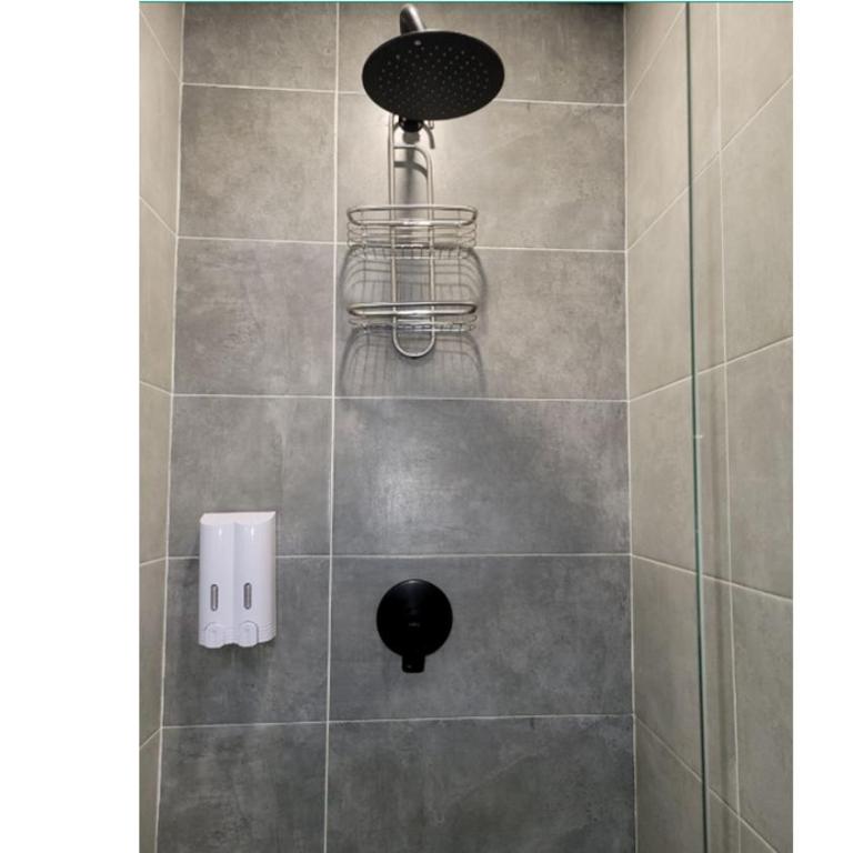 Aparta suite227 Teusaquillo cerca a embajada EU - Estudio con 1 cama grande - 1