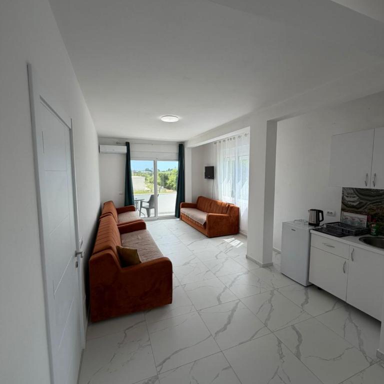 Apartments Gzim Peja - Deluks Apartman sa 2 Spavaće Sobe i Pogledom na Vrt - 1