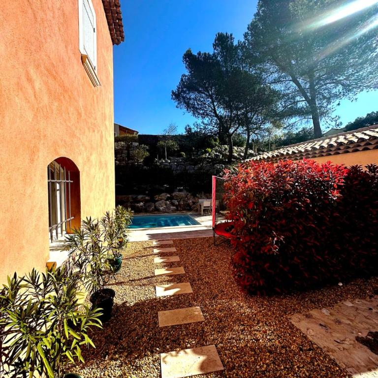 Villa familiale 4 chambres, climatisation & piscine - Golf de Pont Royal en Provence - Villa avec Piscine Privée - 18