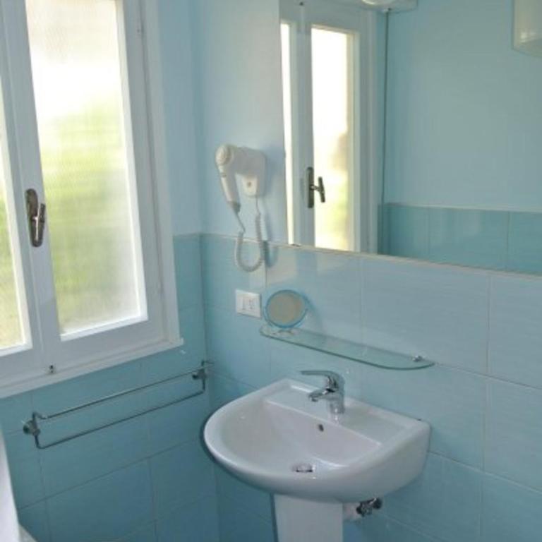 Functional stay for five guests in Bibione - Apartment - 5