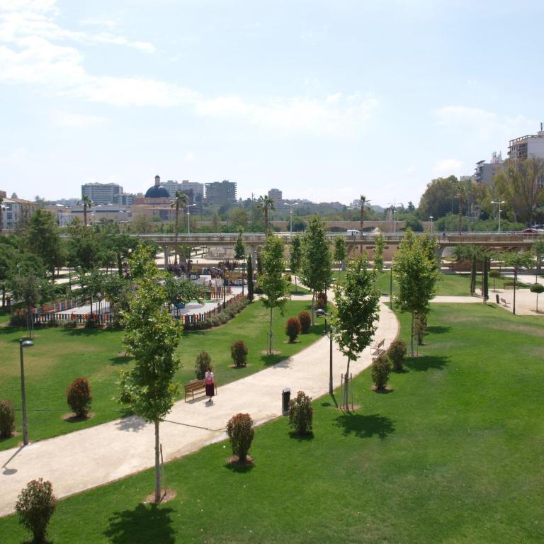ApartUP Central Market Corner - One-Bedroom Apartment - 41