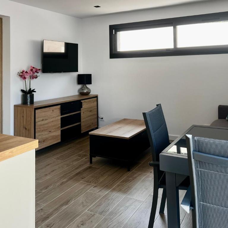 Villa BAGATELLE -APPART T2 DANS DOMAINE SÉCURISÉ - Haus mit 1 Schlafzimmer - 9
