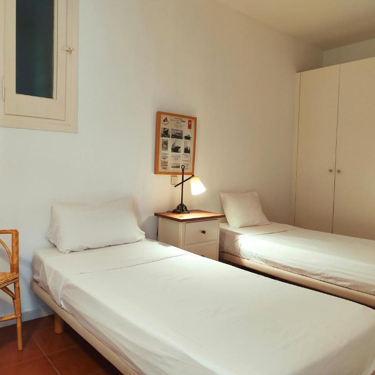 Bright 2BR Apt in Pl. Catalunya - Rambla D - Apartment - 12