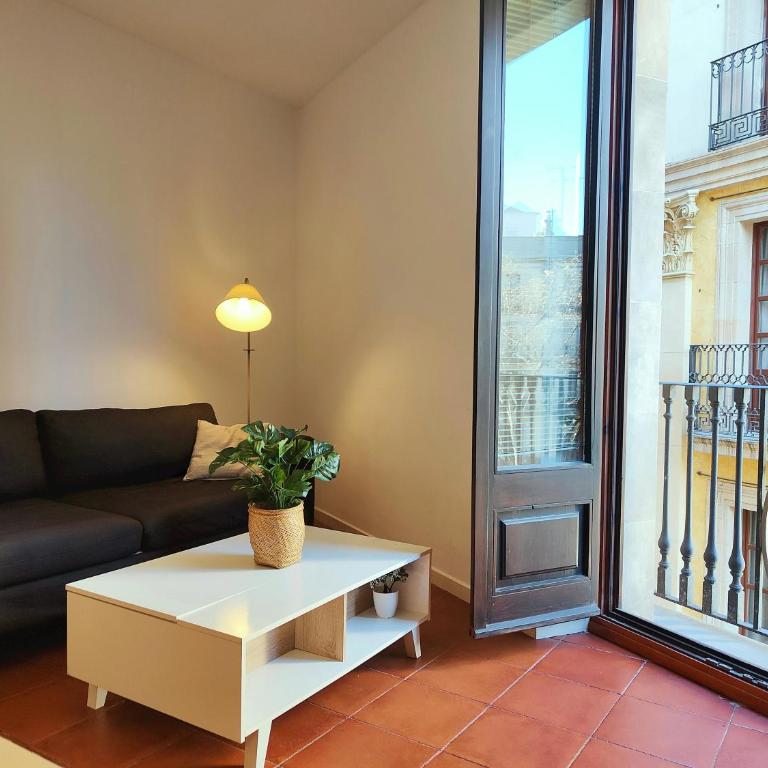 Bright 2BR Apt in Pl. Catalunya - Rambla D - Apartment - 17