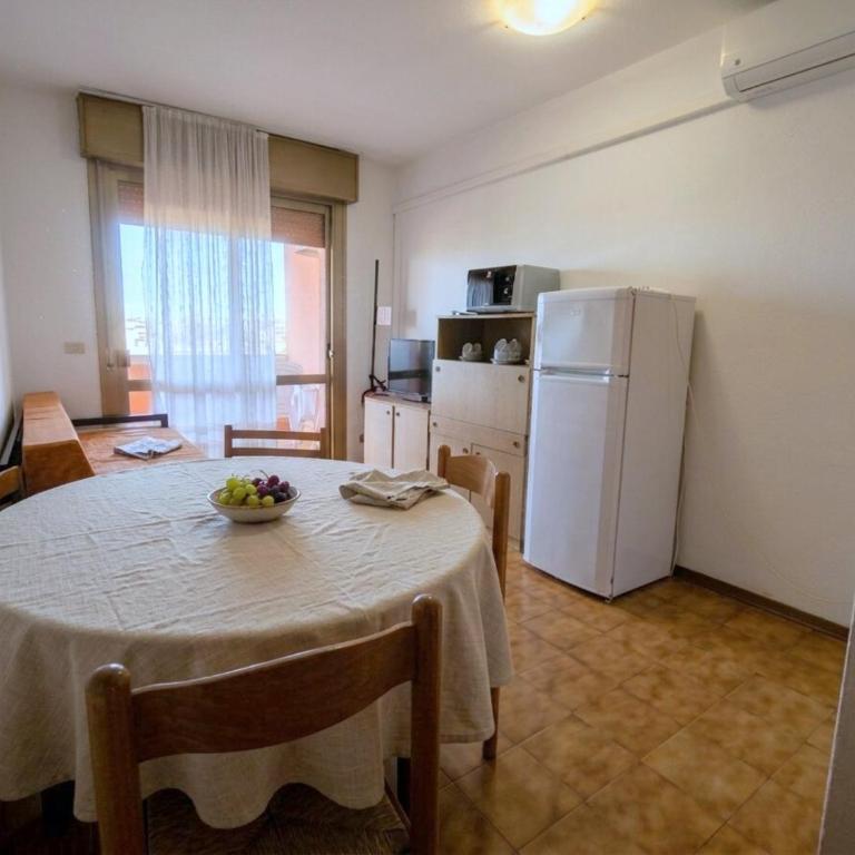 Capitol - Two-Bedroom Apartment - 12
