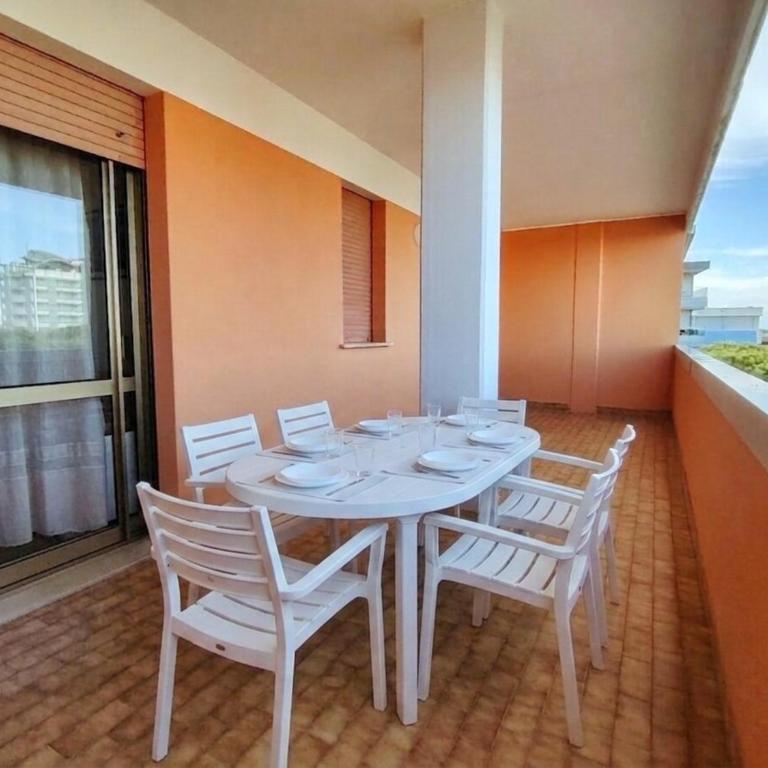 Capitol - Two-Bedroom Apartment - 11