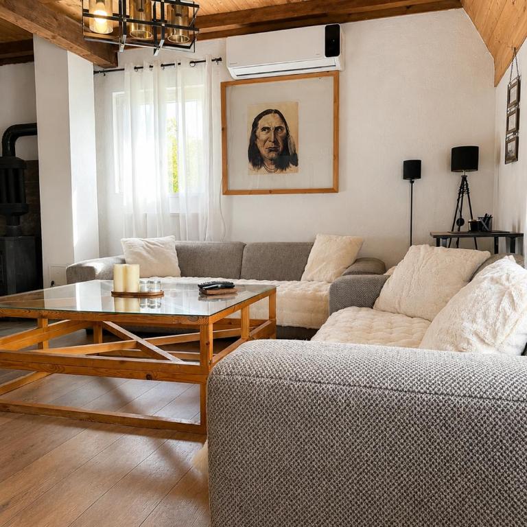 Stay Wild - One-Bedroom Chalet - 30