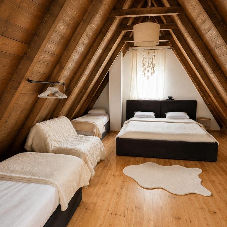 Stay Wild - One-Bedroom Chalet - 20