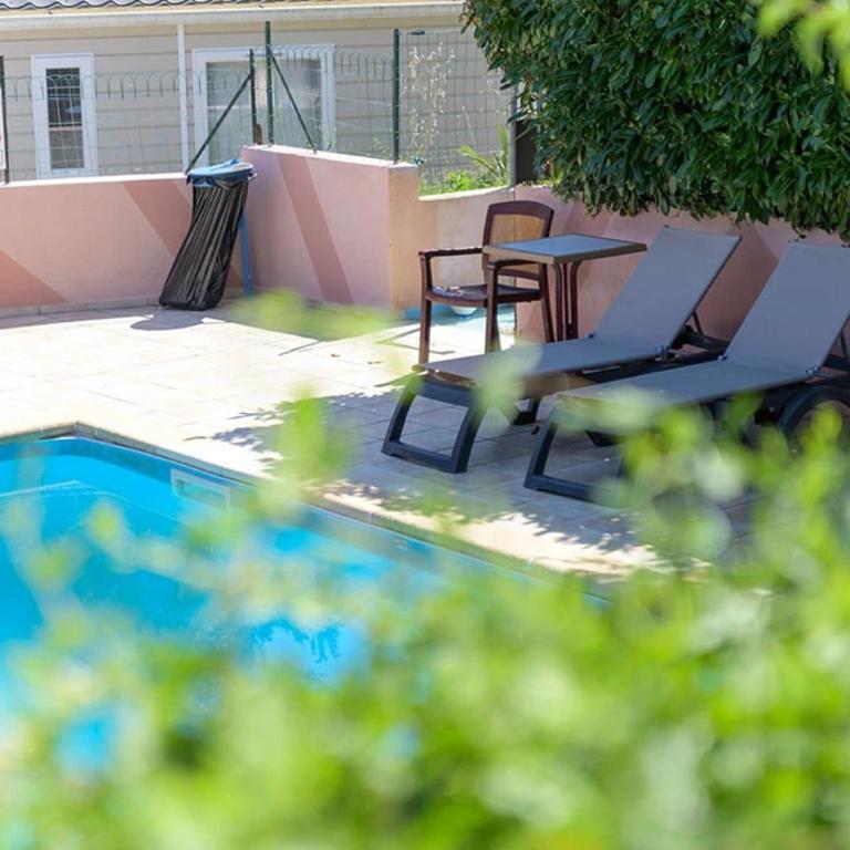 Camping 2 étoiles - Piscine - ccbgbhc - Mobile Home - 3