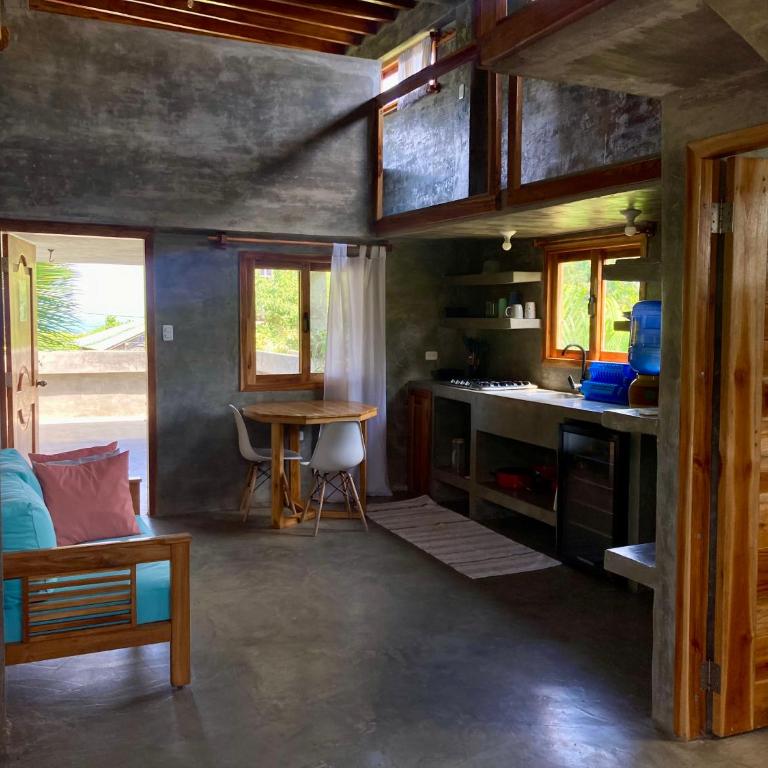Hermanos Perdidos Surf - Deluxe Suite with Sea View - 10