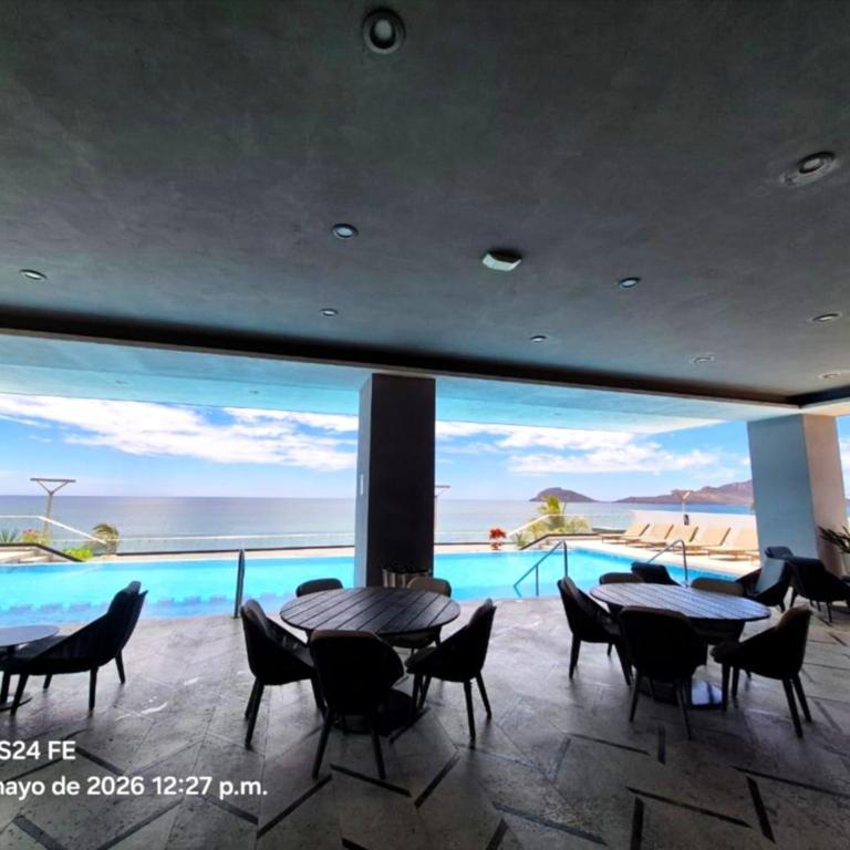 Altomare Blanco #2 Depto Lujo Frente Mar y Malecón - Two-Bedroom Apartment - 20