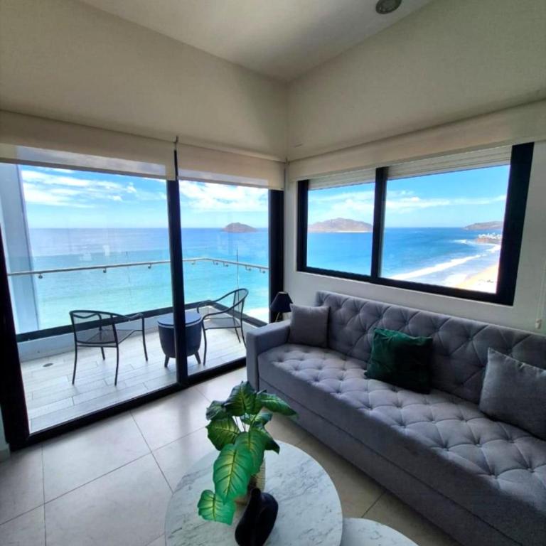 Altomare Blanco #2 Depto Lujo Frente Mar y Malecón - Two-Bedroom Apartment - 49
