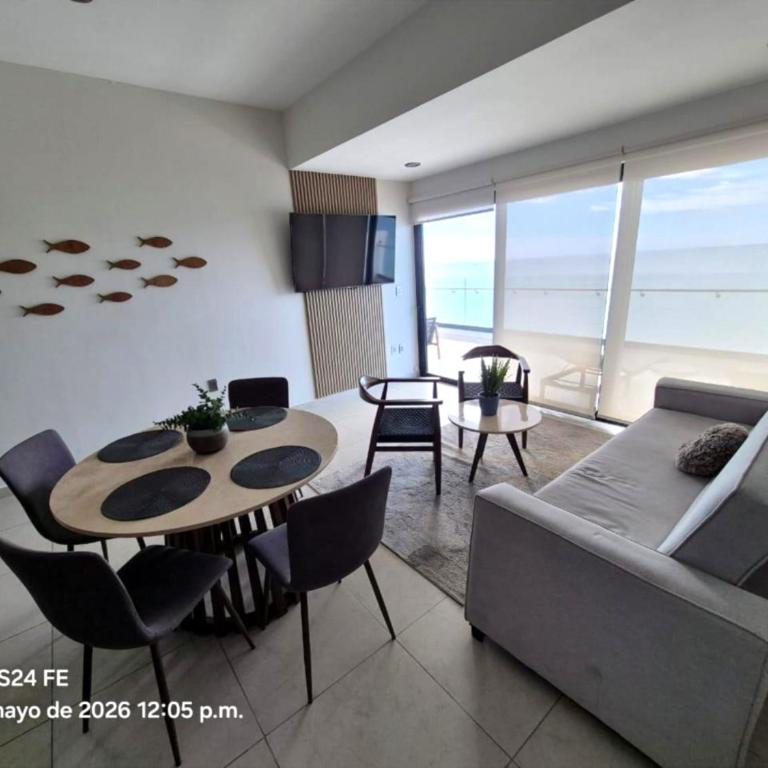 Altomare Blanco #2 Depto Lujo Frente Mar y Malecón - Two-Bedroom Apartment - 50