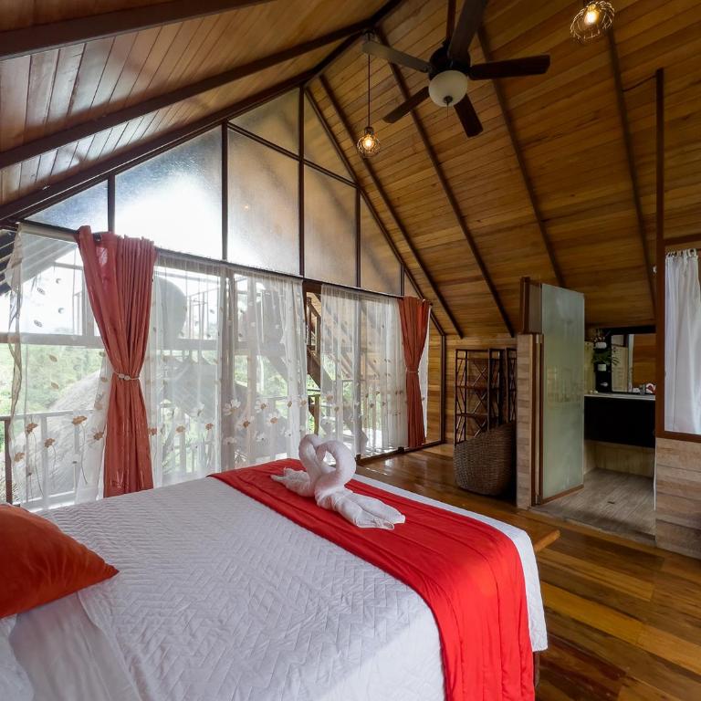 Suchipakari Amazon Eco -Lodge & Jungle Reserve - Suite with Mountain View - 8