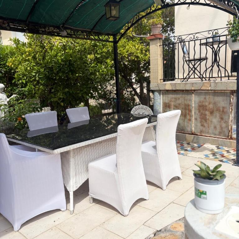 Grand Appt 6P climatisé dans villa avec piscine - 8 kms de Cannes - Appartement 2 Chambres - 16