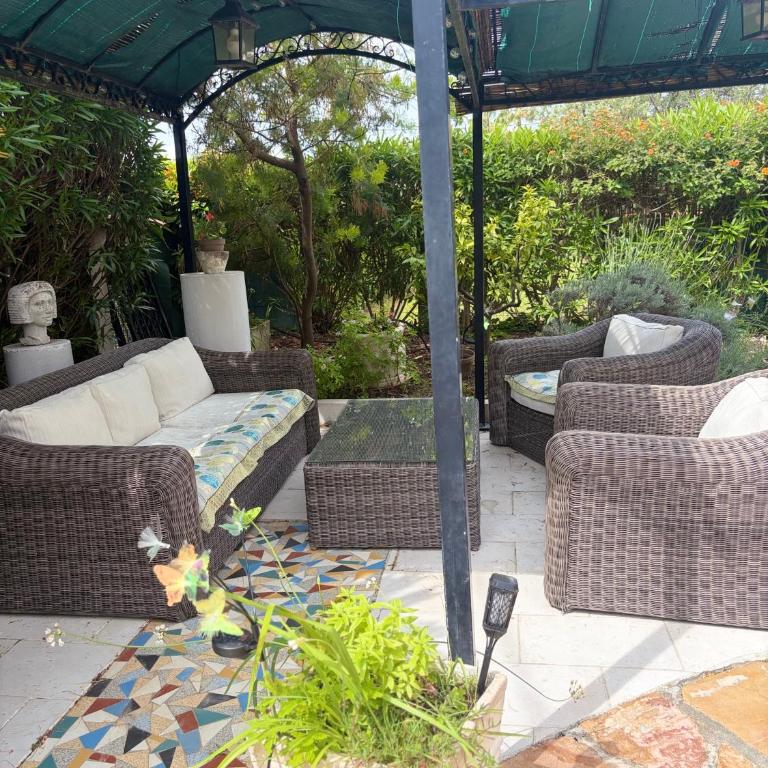 Grand Appt 6P climatisé dans villa avec piscine - 8 kms de Cannes - Appartement 2 Chambres - 13