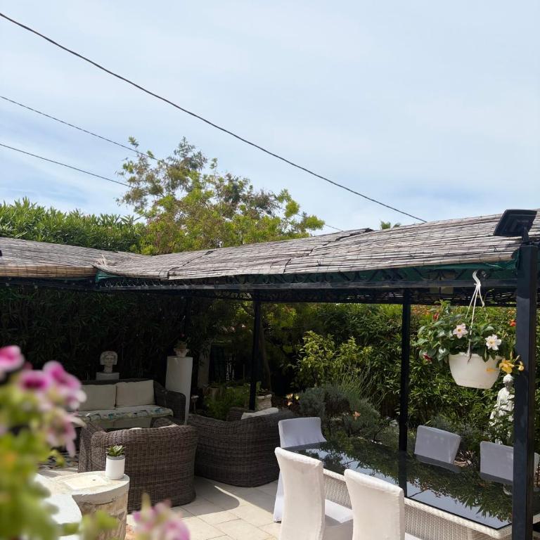 Grand Appt 6P climatisé dans villa avec piscine - 8 kms de Cannes - Appartement 2 Chambres - 11
