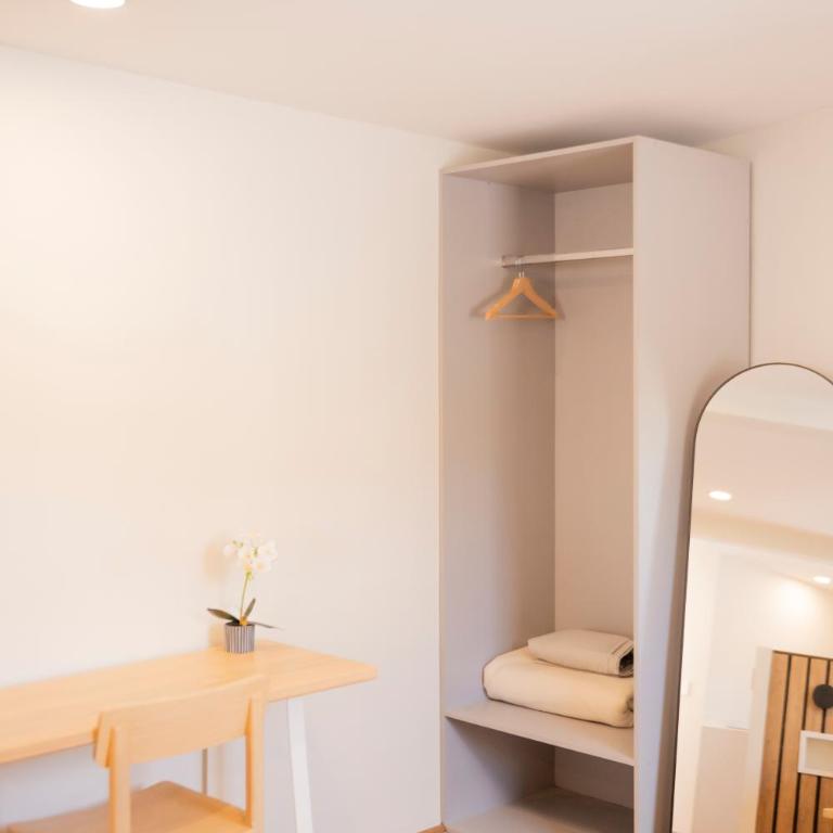 Patio 7 Studios - Apartment - 26