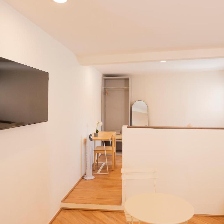 Patio 7 Studios - Apartment - 13
