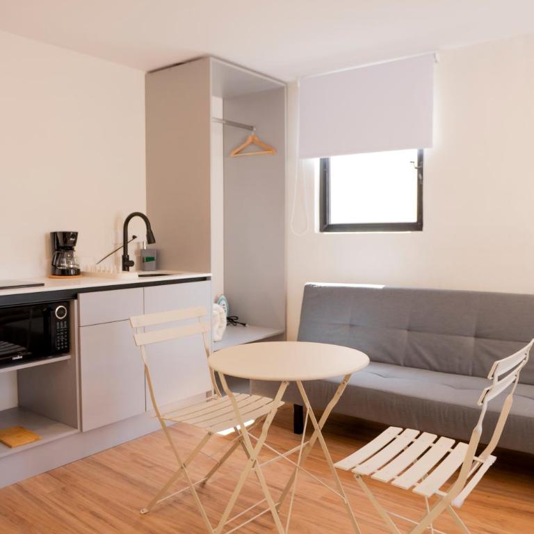 Patio 7 Studios - Apartment - 15