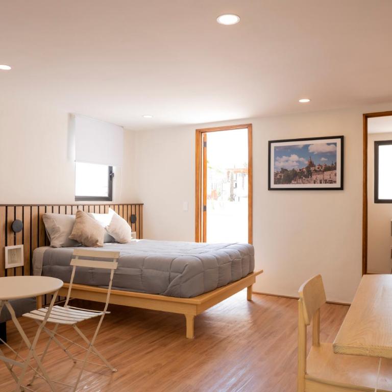 Patio 7 Studios - Apartment - 17