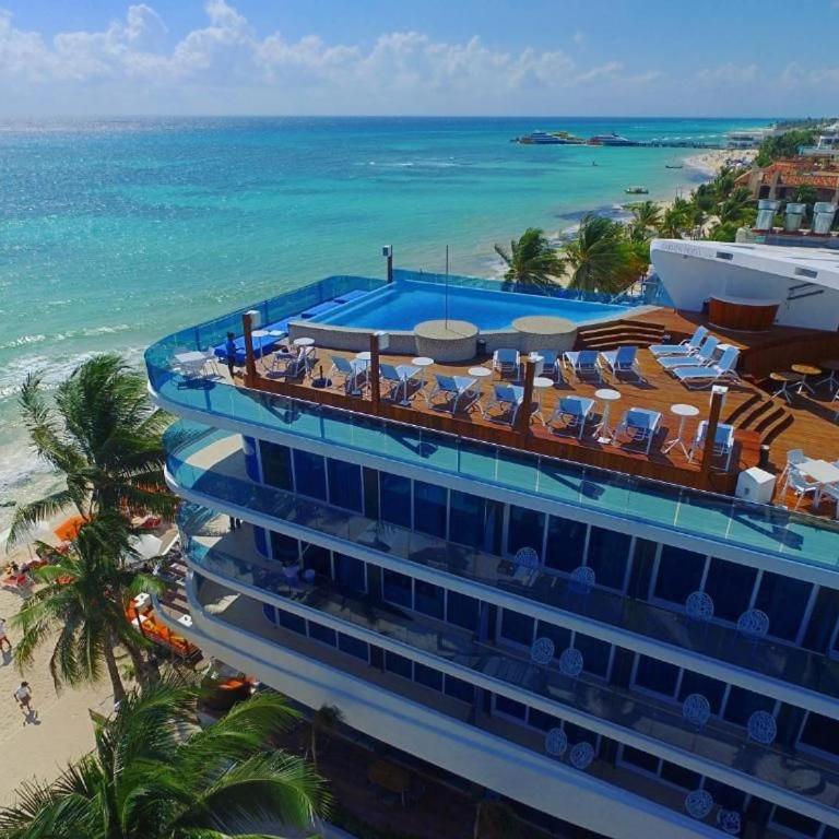 Oceanfront King Suite with Stunning Ocean View - Deluxe King Studio - 40