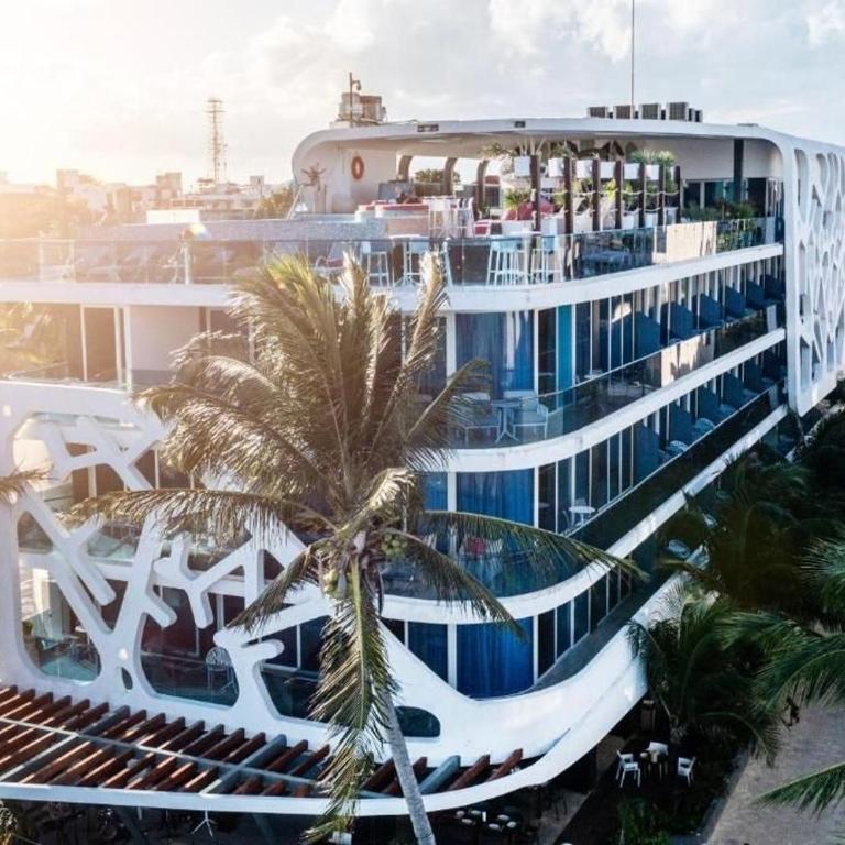 Oceanfront King Suite with Stunning Ocean View - Deluxe King Studio - 49