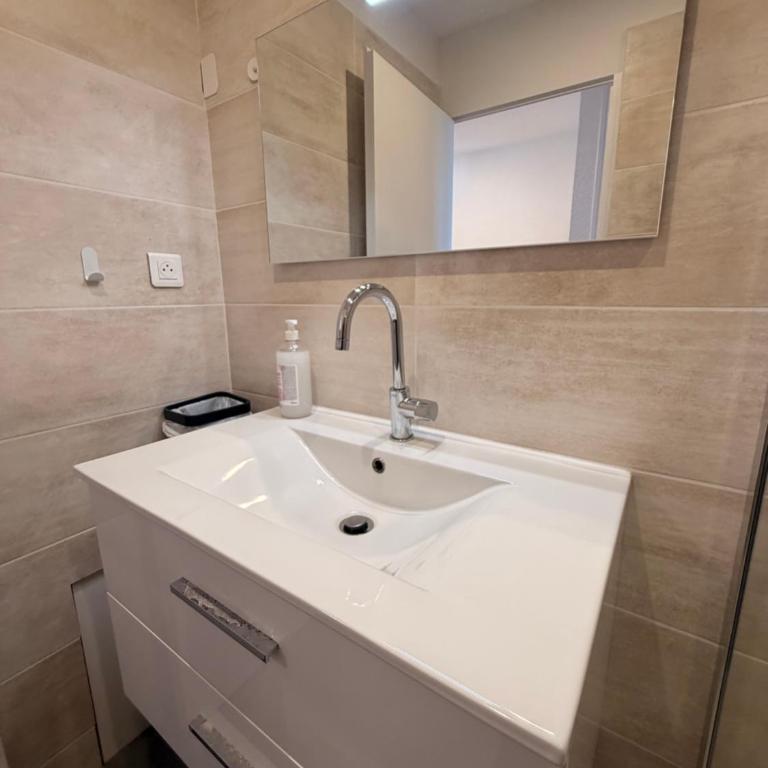 Le Studio 39, vue mer, parking privé, Wi-Fi - LaConciergerieByNina - Appartement 1 Chambre - 15