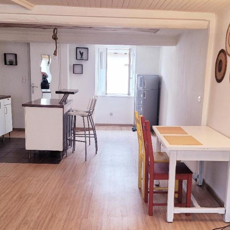 MIA CASA Charmant T2 cosy au cœur de Vienne-2 à 4 voyageurs - Appartement 1 Chambre - 3