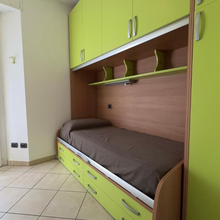 Sunny House Como City - Appartamento con 2 Camere da Letto - 9