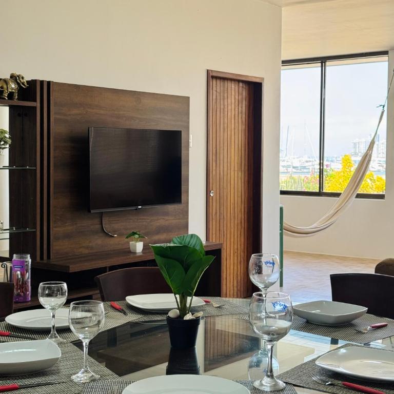 Departamento salida directa al mar - Three-Bedroom Apartment - 5
