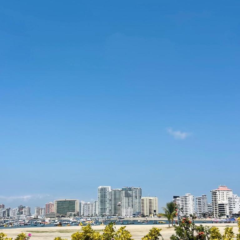 Departamento salida directa al mar - Three-Bedroom Apartment - 3