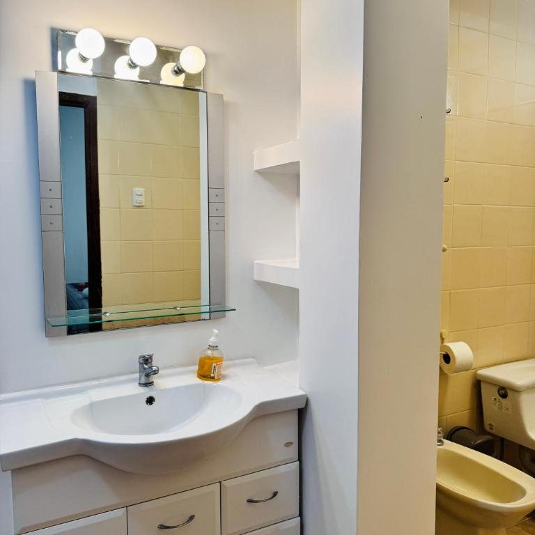 Departamento salida directa al mar - Three-Bedroom Apartment - 23