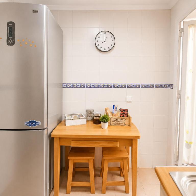 Cozy Apartment Near Malaga Center - Calle Hermes - Three-Bedroom Apartment - 5