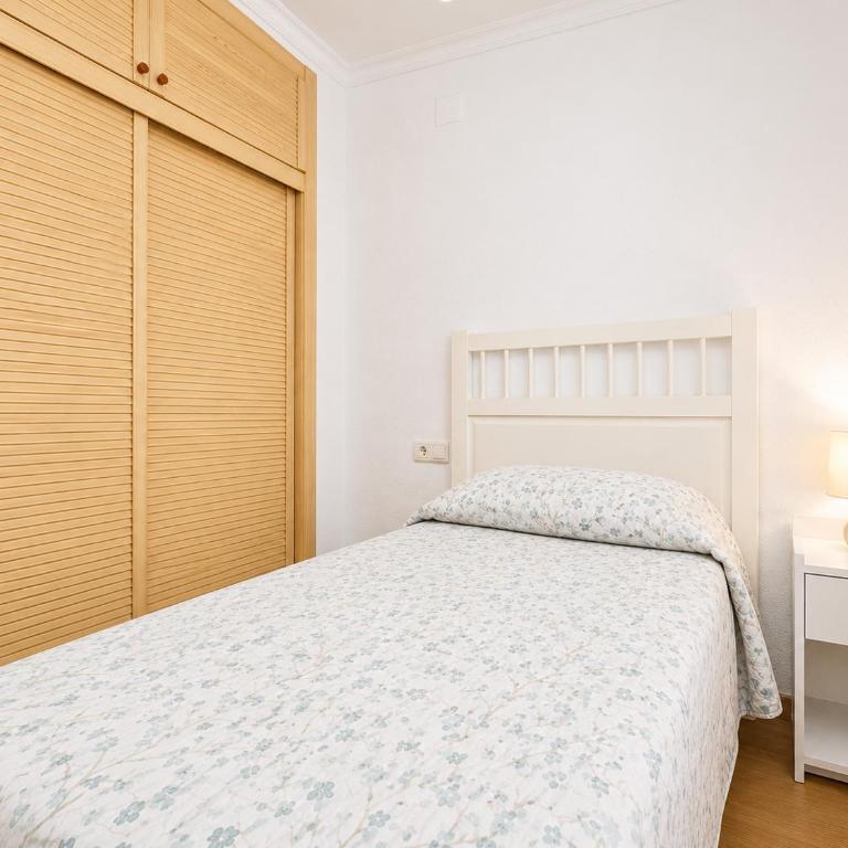Cozy Apartment Near Malaga Center - Calle Hermes - Three-Bedroom Apartment - 6