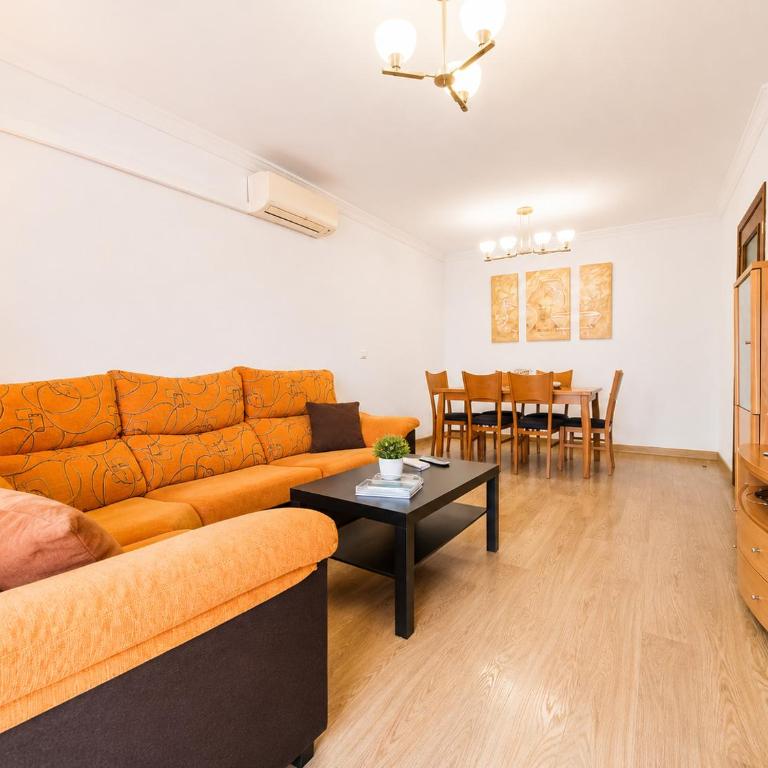 Cozy Apartment Near Malaga Center - Calle Hermes - Three-Bedroom Apartment - 11