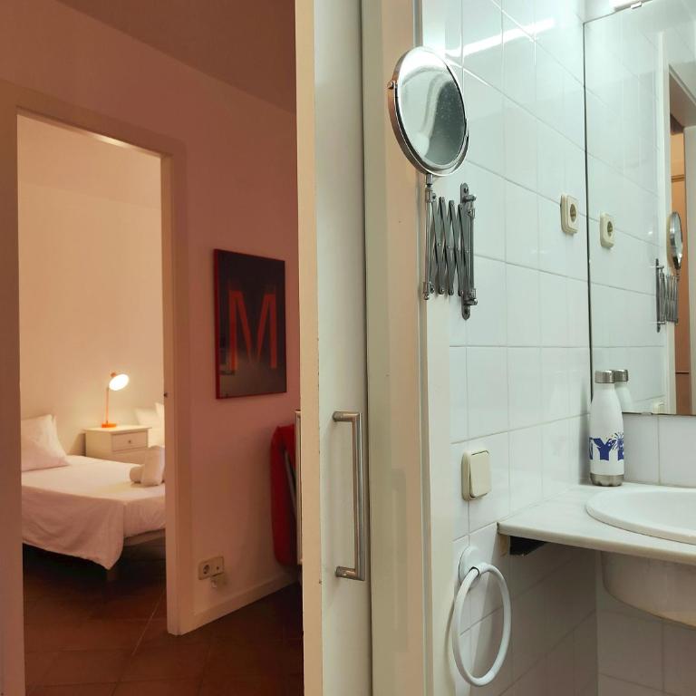 R.G. Central Tranquil 1BR apt. 2BEDS. La Rambla - Apartment - 10