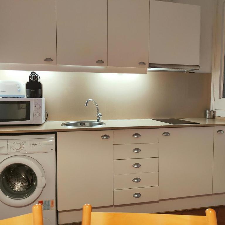 R.G. Central Tranquil 1BR apt. 2BEDS. La Rambla - Apartment - 18