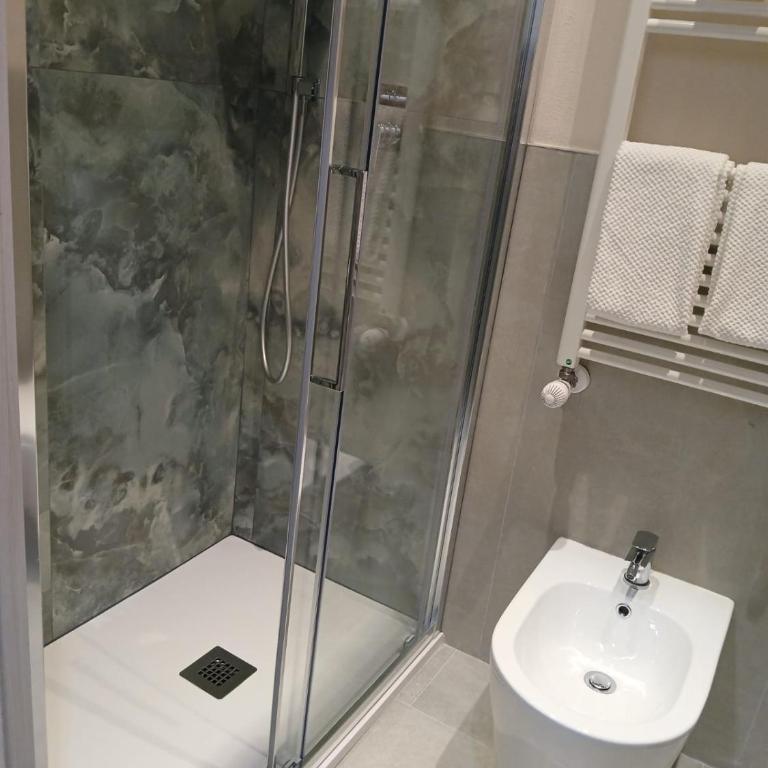 Affittacamere CINQUE TERRE LABI - Camera Quadrupla con Bagno Privato - 21