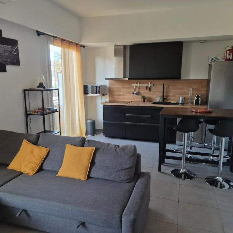Appartement au premier étage au centre ville - Appartement 1 Chambre - 6