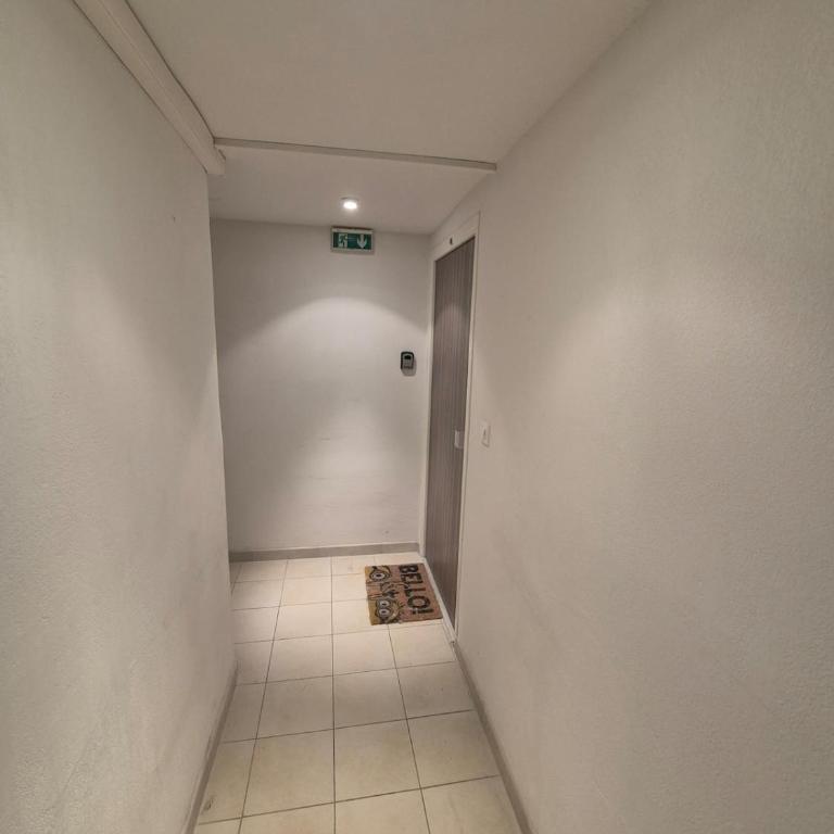 Appartement au premier étage au centre ville - Appartement 1 Chambre - 16