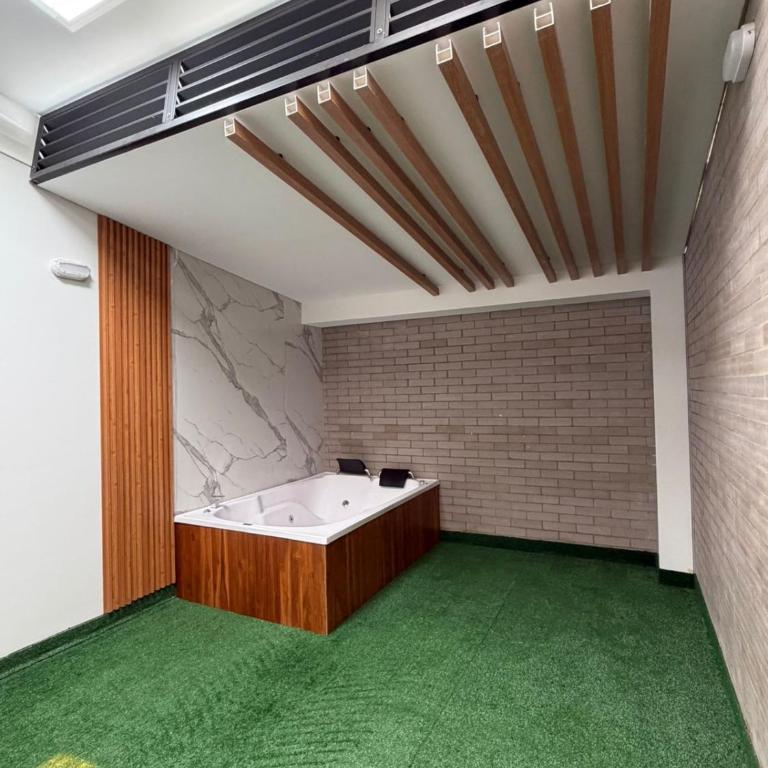 Luxury Loft 101 Jacuzzi, from Airport, Wi-Fi Modelia - Apartamento de 1 dormitorio - 10