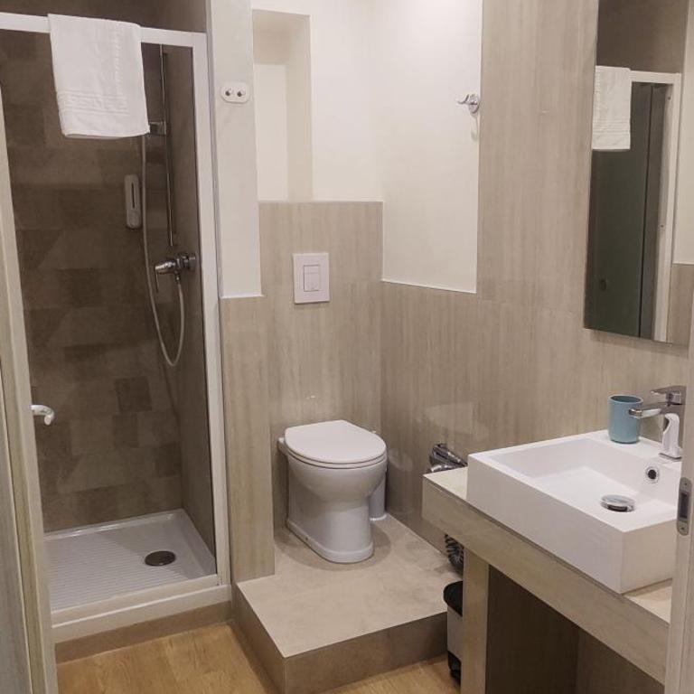vroom508 - Camera Matrimoniale con Bagno Privato - 9
