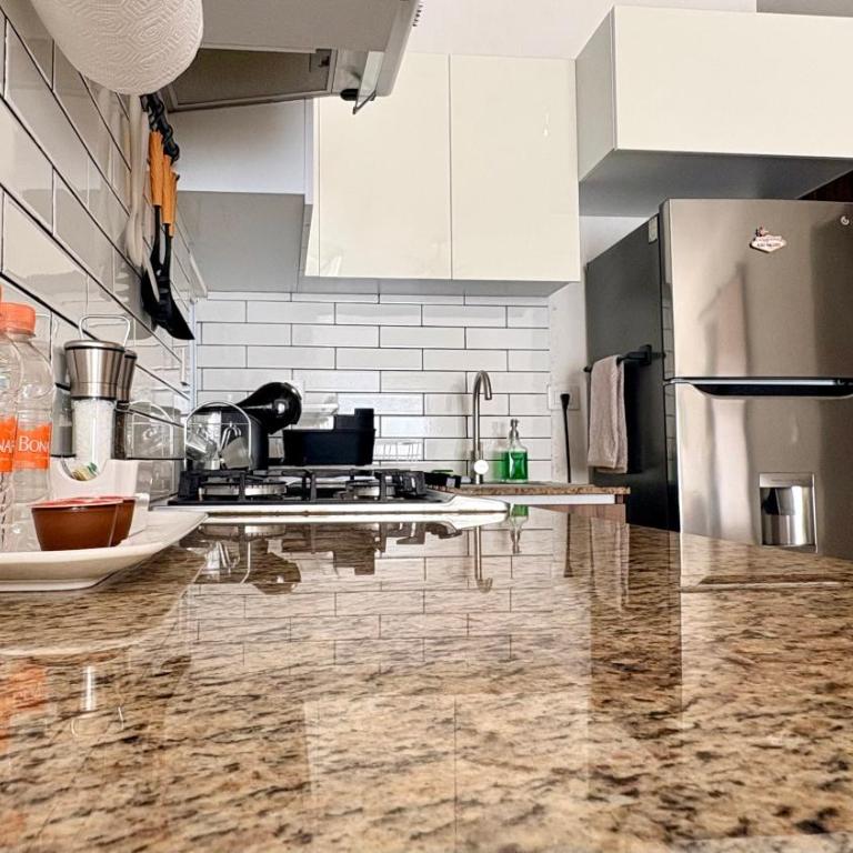 Departamento nuevo, 3 habitaciones, justo en frente de alberca - Three-Bedroom Apartment - 27