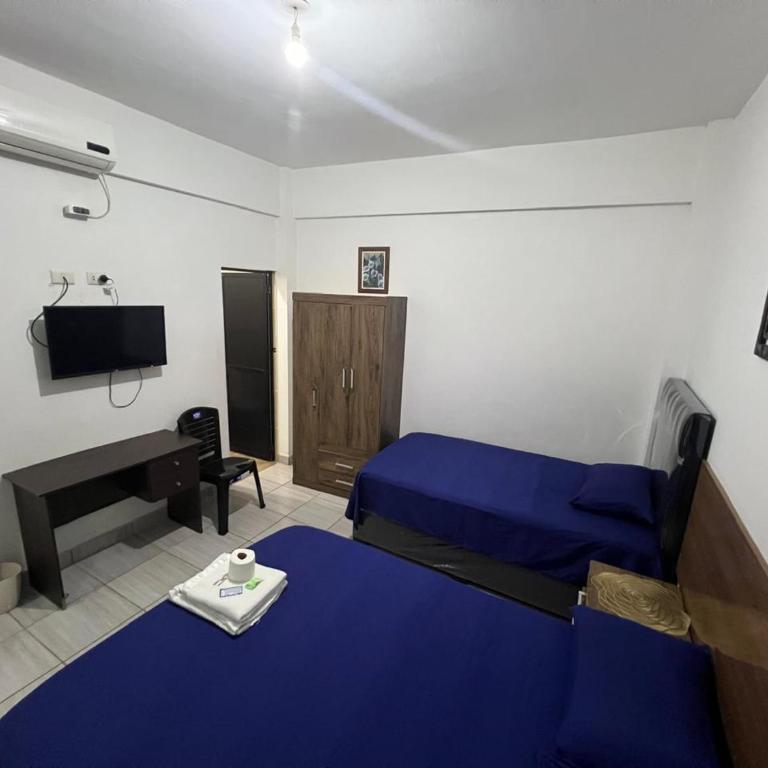 Hostal Rokemar - Triple Room with Private Bathroom - 2