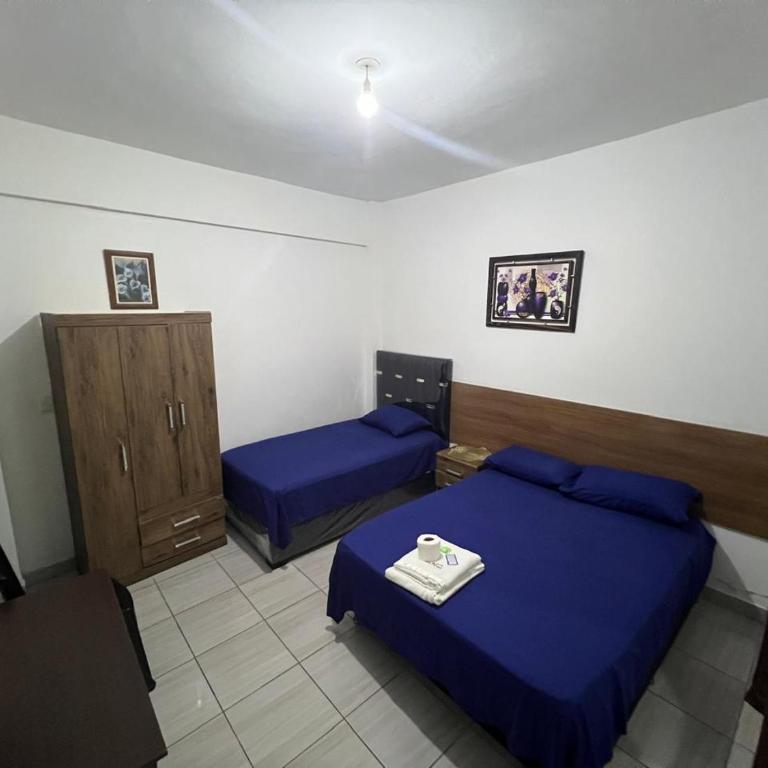 Hostal Rokemar - Triple Room with Private Bathroom - 4
