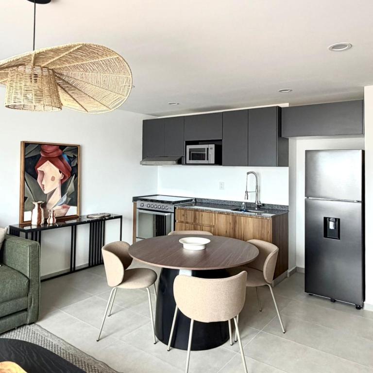 Beautiful new apartment, perfect location - One-Bedroom Apartment - 2