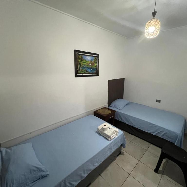 Hostal Rokemar - Quadruple Room with Private Bathroom - 3