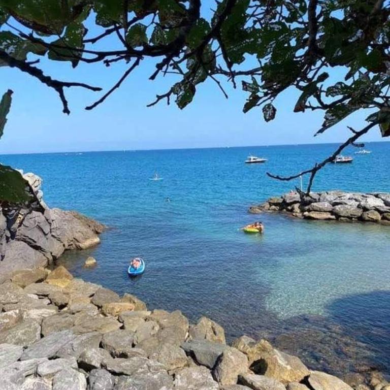 Villa fronte mare con terrazza, spiaggia e piscina - Casa con 3 Camere da Letto - 33