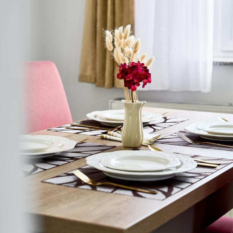 Regency Aparthotel Sarajevo - Two-Bedroom Deluxe Apartment - 3